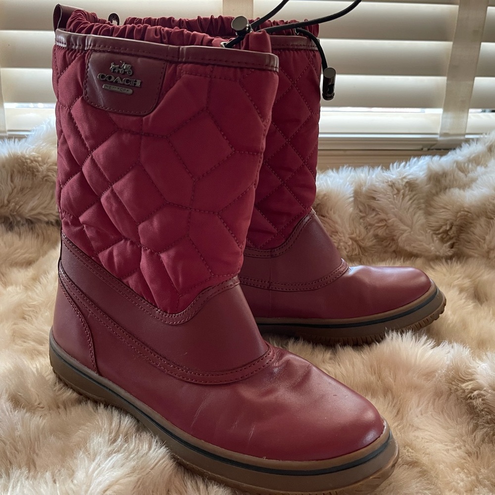 COACH Quilted “Sparrow” red boots size 7